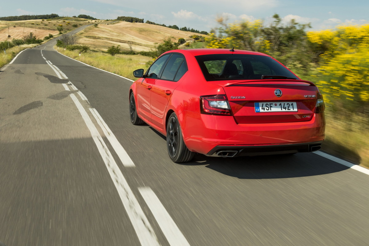 auto-magazin-srbija-2017-skoda-octavia-rs-245