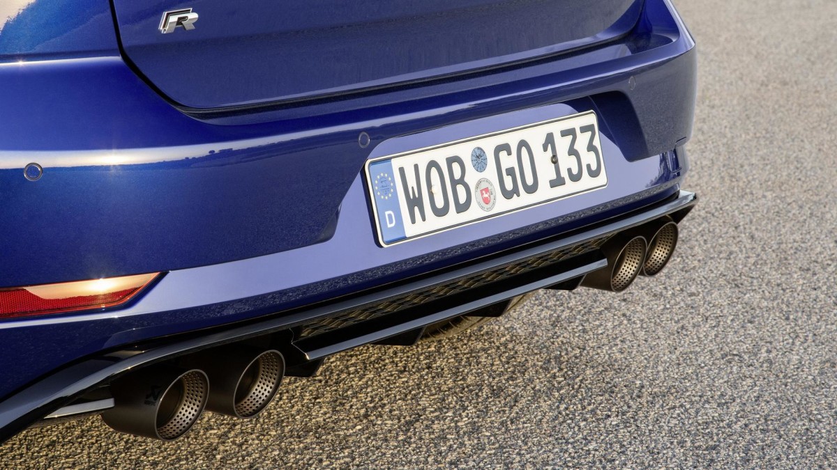 auto-magazin-srbija-vw-golf-r-with-performance-package