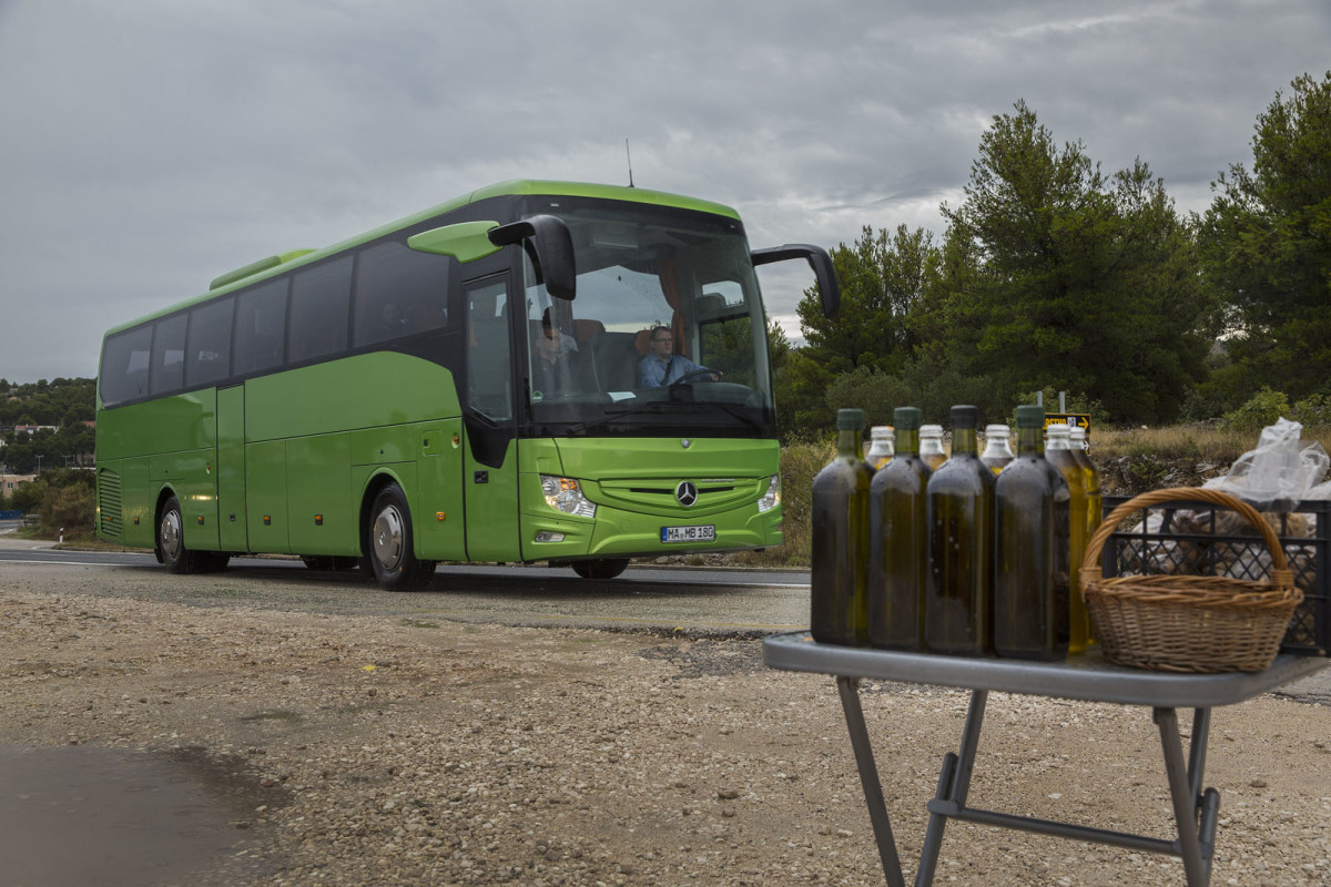 Auto magazin Srbija Mercedes Tourismo Split