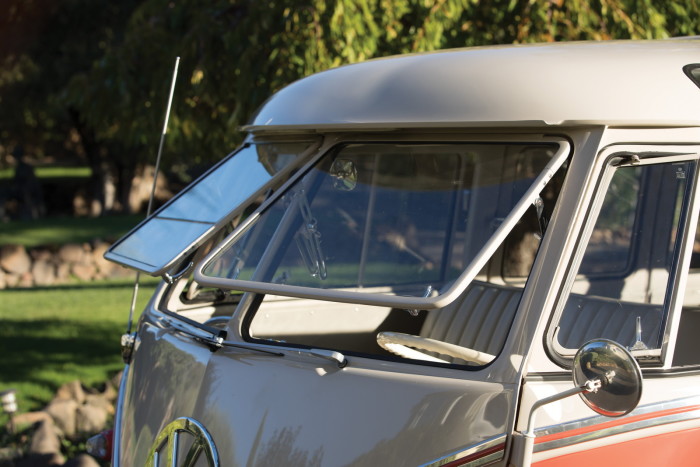 Auto-magazin-Srbija-1960-vw-microbus-23-window