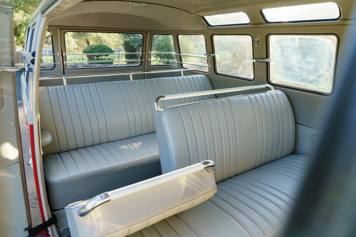 Auto-magazin-Srbija-1960-vw-microbus-23-window