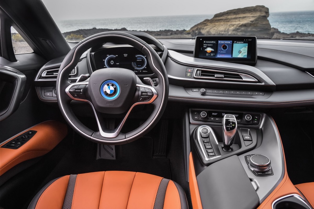 Auto-magazin-Srbija-2019-BMW-i8-Roadster-Coupe
