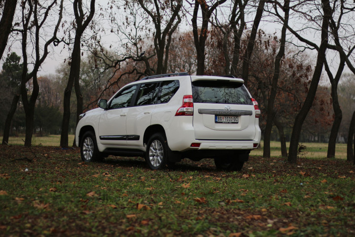 auto magazin srbija toyota land cruiser test