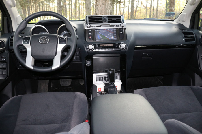 auto magazin srbija toyota land cruiser test