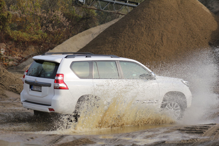 auto magazin srbija toyota land cruiser test