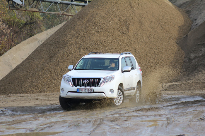 auto magazin srbija toyota land cruiser test