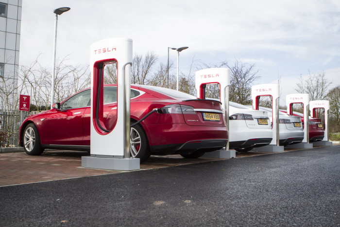 auto-magazin-srbija-Tesla-Commercial-Vehicles-Supercharger