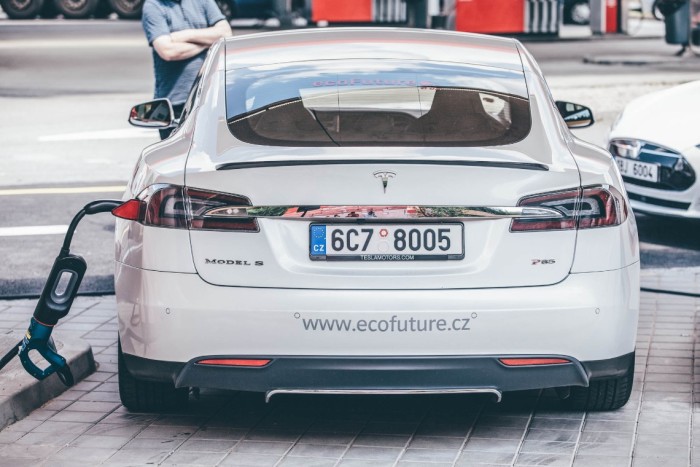 auto-magazin-srbija-Tesla-Commercial-Vehicles-Supercharger