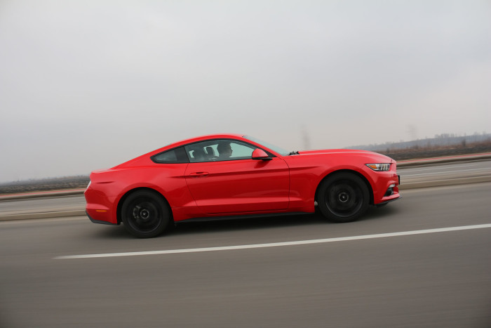Auto magazin Srbija Ford Mustang Fastback 2.3 GTDi EcoBoost