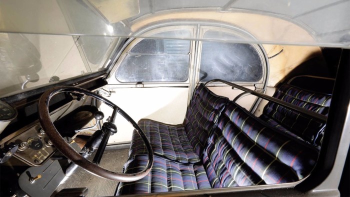 auto-magazin-srbija-citroen-2cv-encheres-osenat