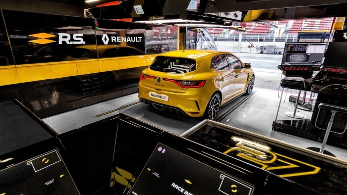 auto-magazin-srbija-2018-renault-megane-rs-trophy