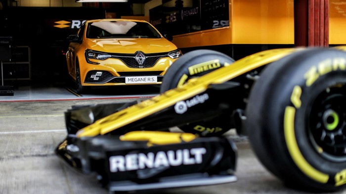 auto-magazin-srbija-2018-renault-megane-rs-trophy