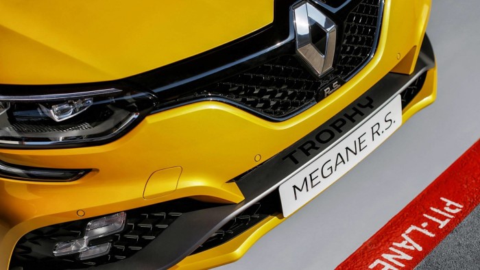 auto-magazin-srbija-2018-renault-megane-rs-trophy