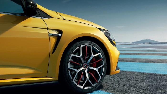 auto-magazin-srbija-2018-renault-megane-rs-trophy