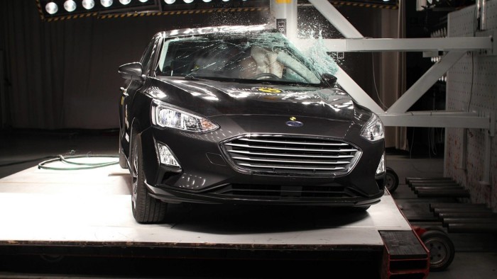 auto-magazin-srbija-ford-focus-crash-test-euro-ncap-2