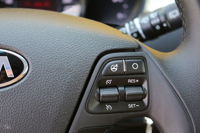 Auto magazin Srbija Test Kia Cee'd 1,4 CVVT World Cup Vision