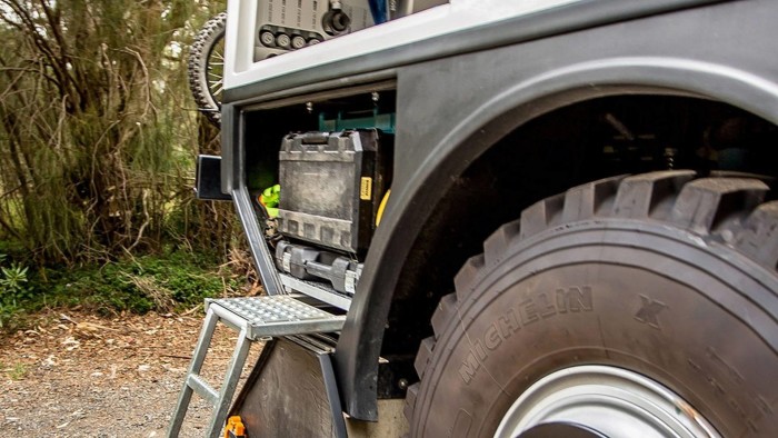 auto-magazin-srbija-earthcruiser-mercedes-unimog-explorer-xpr440