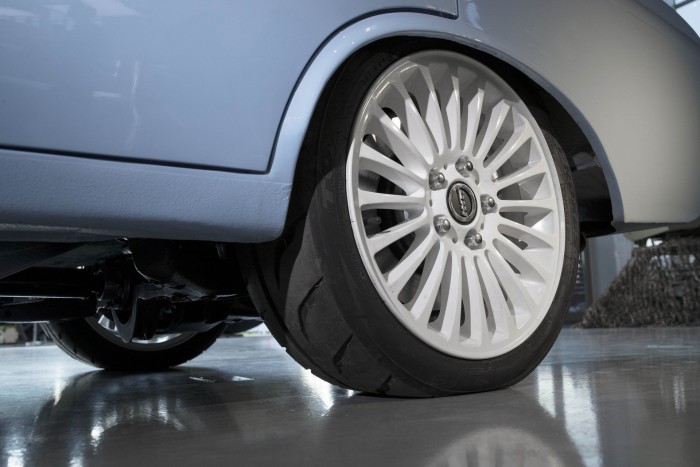 auto-magazin-srbija-kalashnikov-cv-1