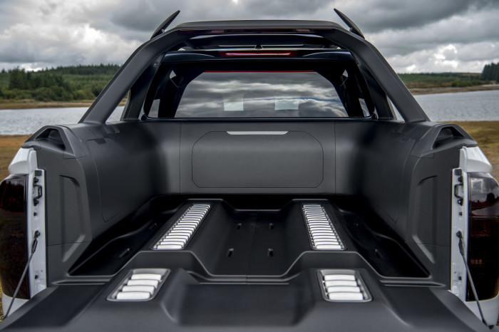 auto magazin srbija nissan navara dark sky concept