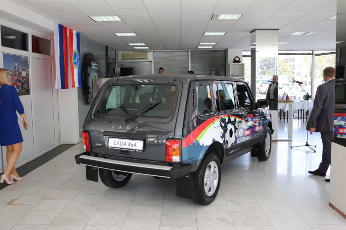 auto magazin srbija aleksandar kolarov lada niva