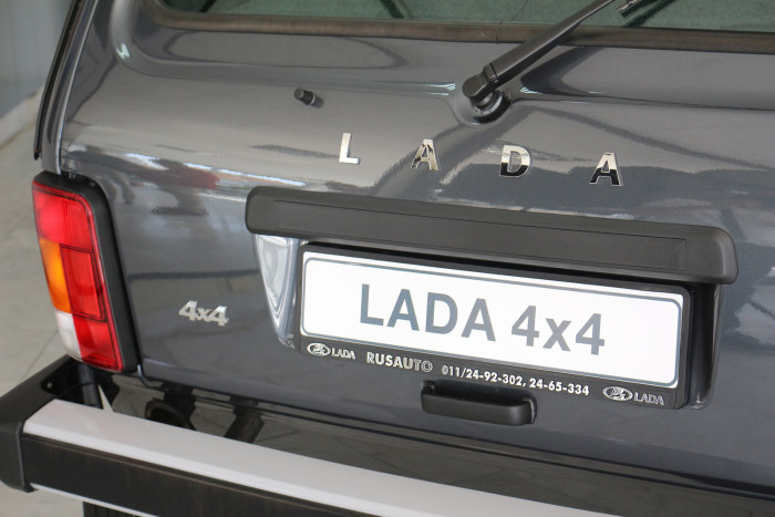 auto magazin srbija aleksandar kolarov lada niva