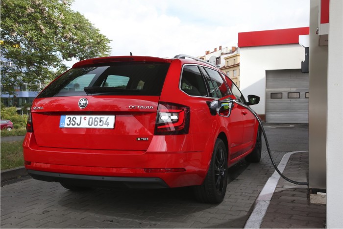 auto-magazin-srbija-2019-skoda-octavia-g-tec