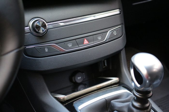 Auto magazin Srbija Test Peugeot 308 1,2 Active