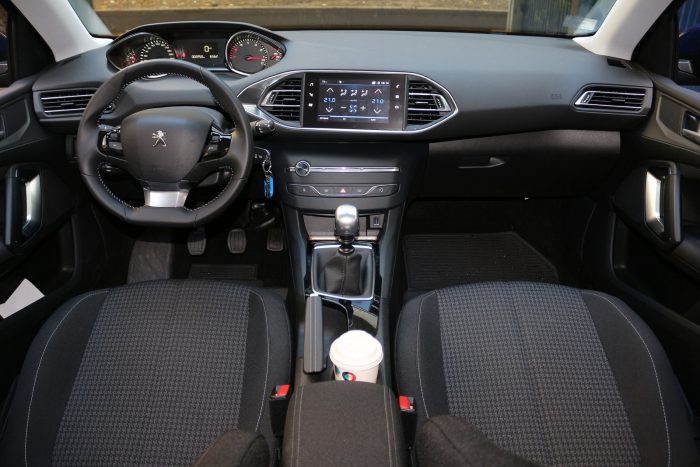 Auto magazin Srbija Test Peugeot 308 1,2 Active