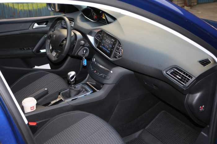 Auto magazin Srbija Test Peugeot 308 1,2 Active