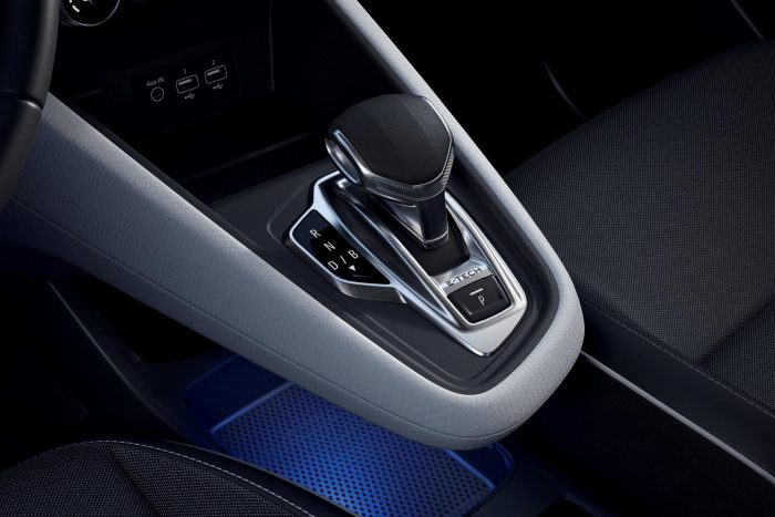 Auto-magazin-Srbija-2020-Renault-Captur-E-Tech-and-Clio-E-Tech