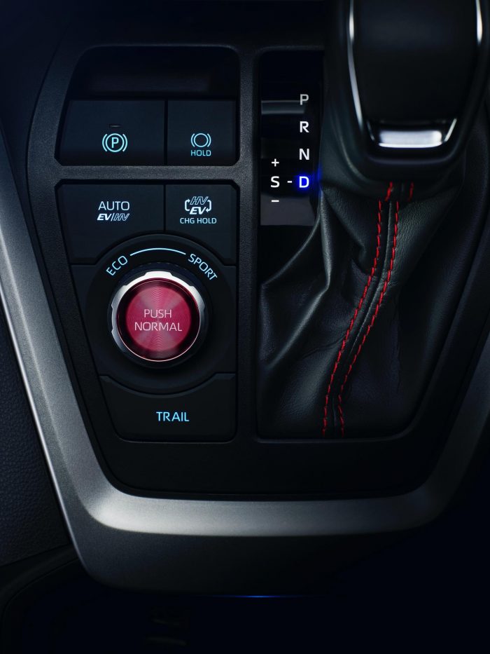 Auto-magazin-Srbija-2020-Toyota-RAV4-Plug-In-Hybrid