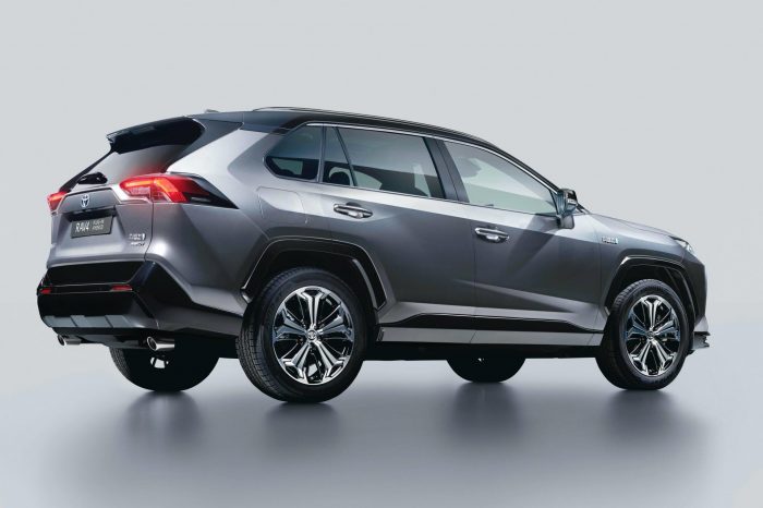 Auto-magazin-Srbija-2020-Toyota-RAV4-Plug-In-Hybrid