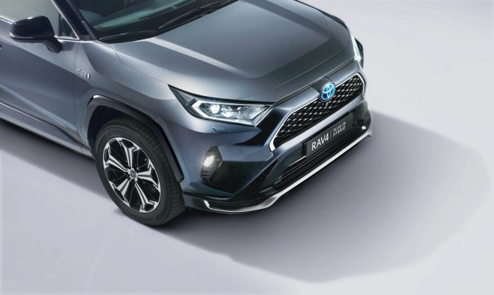 Auto-magazin-Srbija-2020-Toyota-RAV4-Plug-In-Hybrid