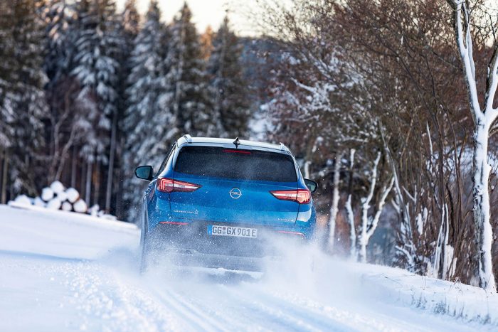 auto magazin srbija opel grandland x hybrid4