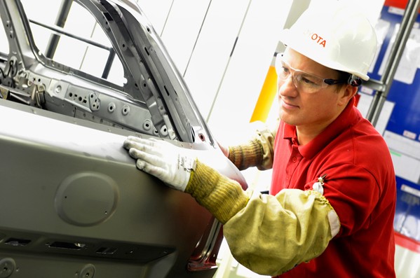 Toyota Avensis Skok u vis