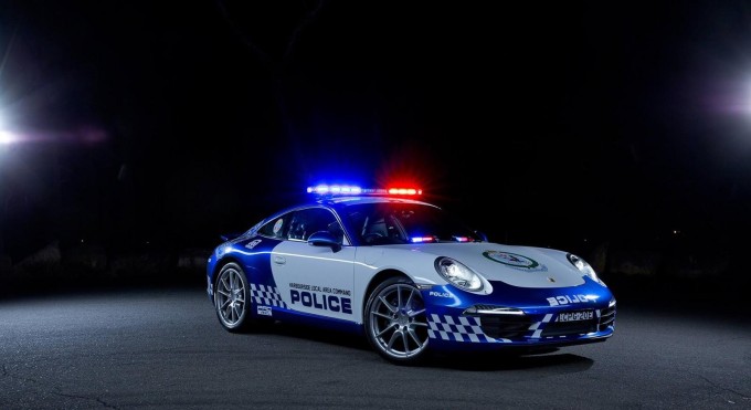 Auto magazin Porsche 911 za policiju juznog velsa 1