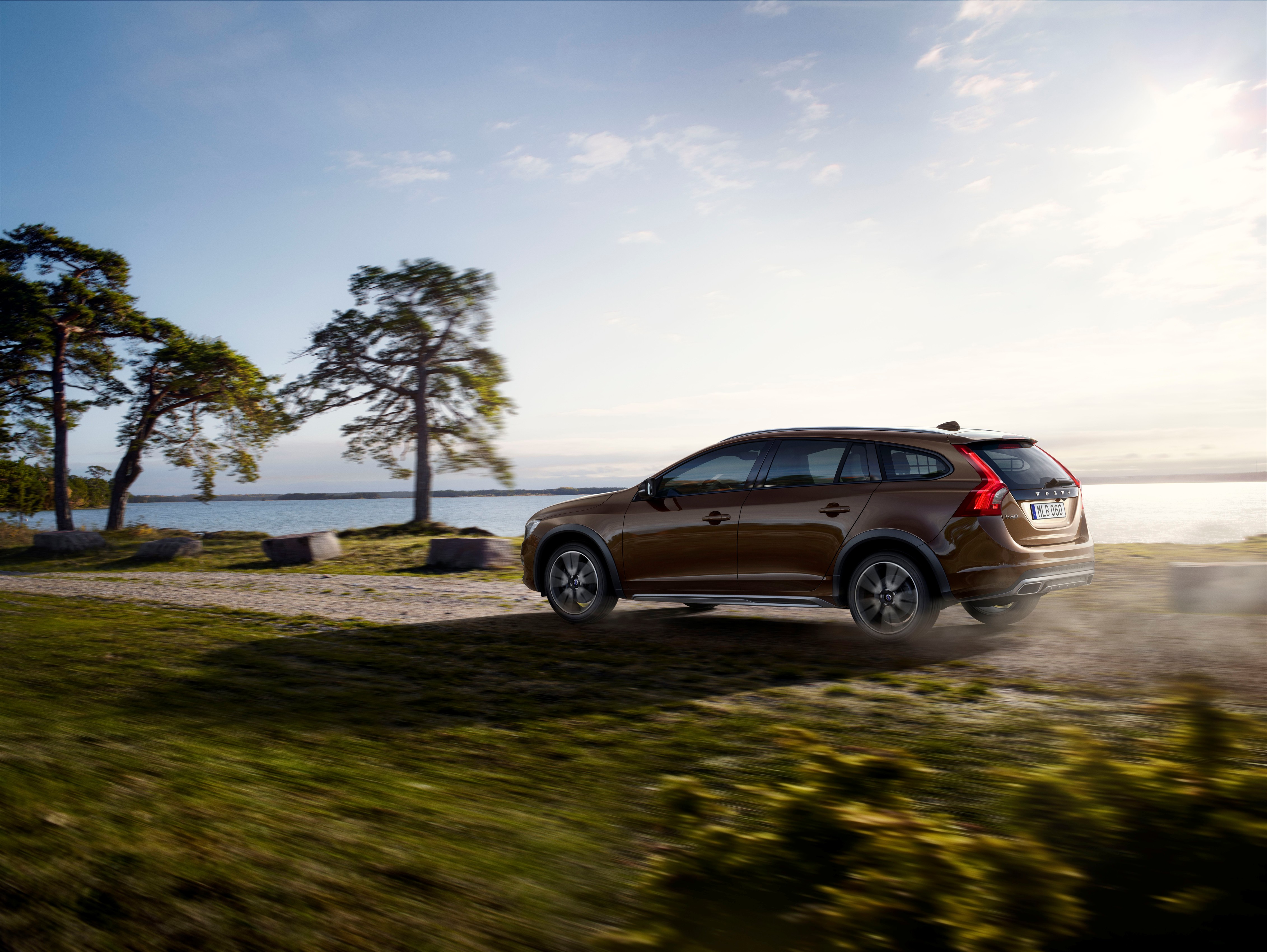 Volvo predstavio V60 Cross Country