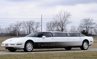Prava prilika za organizatore svadbi – Corvette C4 na aukciji