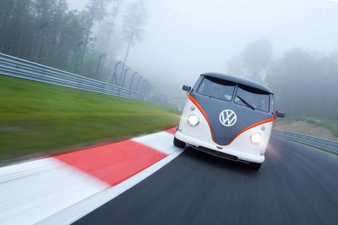 auto magazin Volkswagen T1 transformed into a 530 PS monster 3