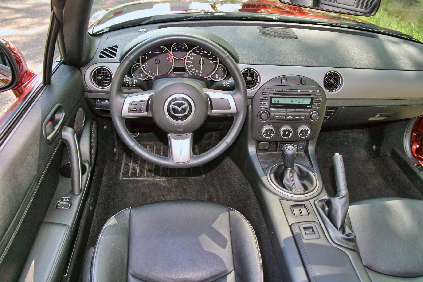 Mazda mx5 салон
