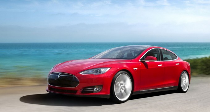 Tesla Model S od 0 do 96 km/h ubrzava za 2,8 sekundi