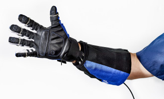 Robo-rukavica smanjuje opterećenje radnika u proizvodnji