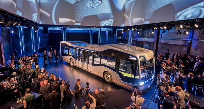 Ekskluzivno: Auto Magazin na promociji Mercedesovog autobusa budućnosti