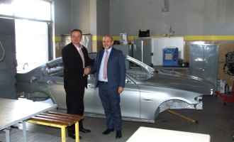 Delta donirala karoseriju BMW-a serije 5 školi u Zemunu