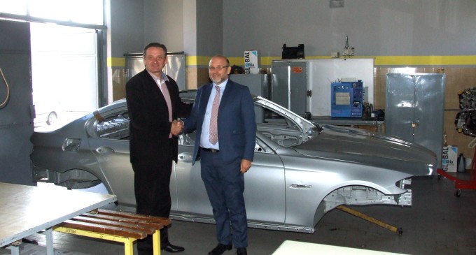 Delta donirala karoseriju BMW-a serije 5 školi u Zemunu