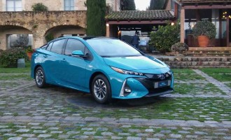 Uživo iz Barselone: Vozimo Toyotu Prius Plug-in Hybrid