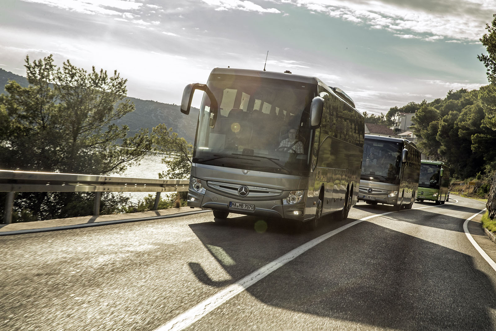 Auto magazin Srbija Mercedes Tourismo Split