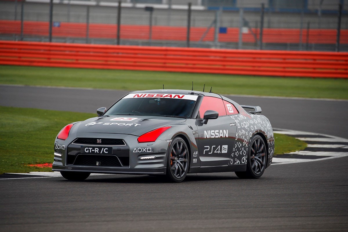 auto magazin srbija nissan gt-r sony playstation