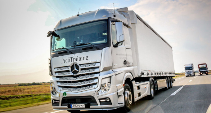 Mercedes organizovao obuku za vozače kamiona