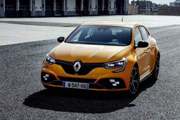 auto-magazin-srbija-2019-renault-megane-rs-trophy
